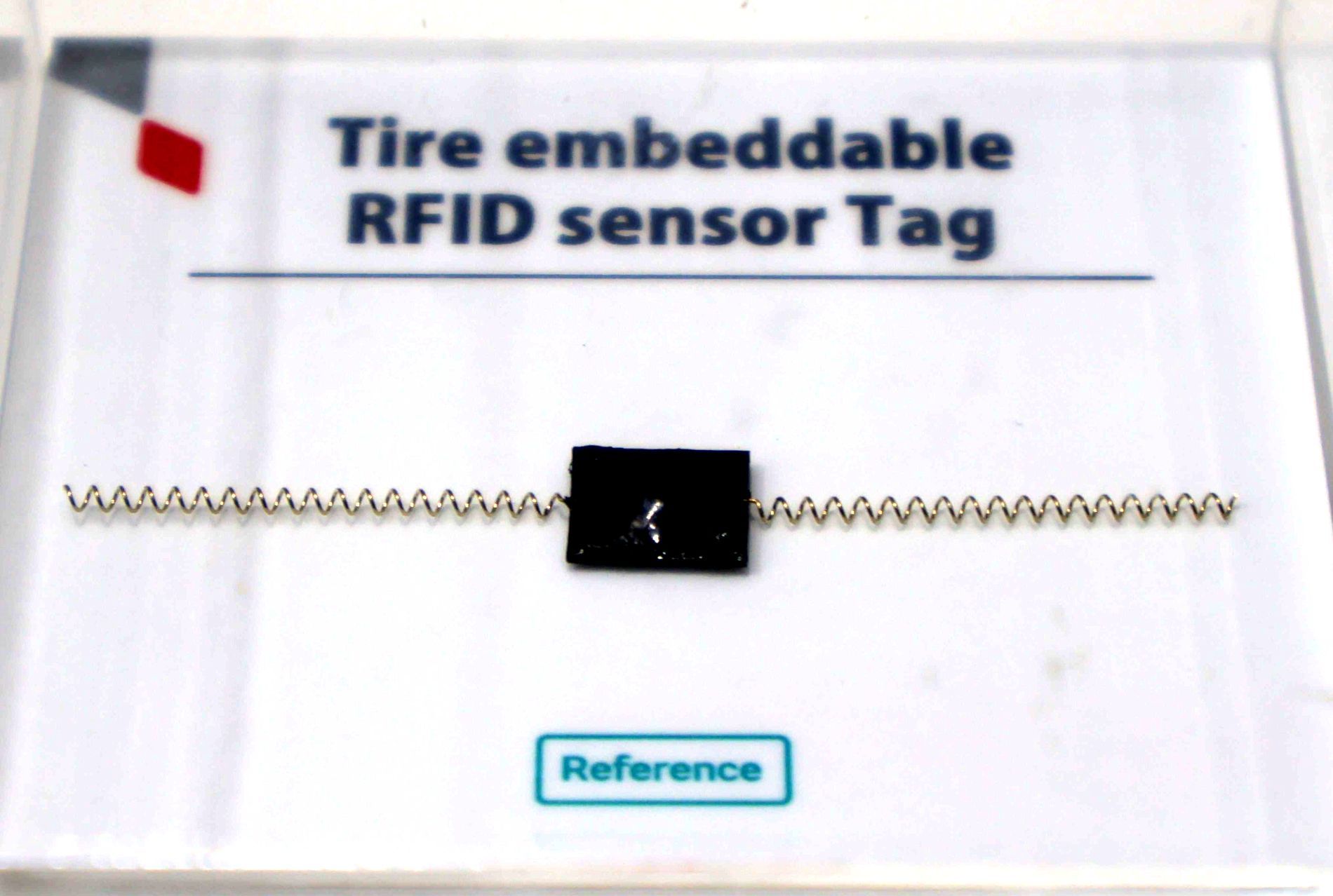 RFIDセンサータグでタイヤを賢く ひずみや温度変化をリアルタイム検知