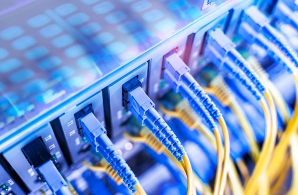 �f�[�^�Z���^�[���̌��C���^�[�R�l�N�g�m�N���b�N�Ŋg��n �o���FSTMicroelectronics