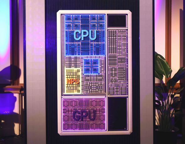 ���S�u���b�N���́uIntel Core Ultra Series 3�v����͌^