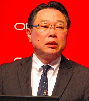 会見に臨む日本オラクルの杉原博茂代表執行役社長兼CEO