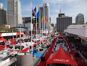 NOracle OpenWorldn[hXg[g^ԂȃR[|[gJ[Ŗߐs