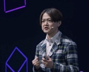  �I������ �T�C�j�b�N�G�b�N�X�̋��v�ˍF���iVice President for Research�j�B������NexaScience ��\������A��ʎВc�@�lAI���{�b�g���� ���������C���Ă���i�M�ҎB�e�j