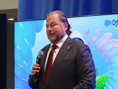 Salesforceは今も「SaaS」なのか　ベニオフCEOが認めた「サービス」の変化