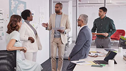 �L���h������AWS�����N���E�h�T�[�r�X��IT���_�i�C�[�[�V����������