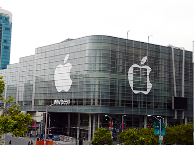 会場付近では翌週開催する米Appleのイベント「WWDC 2009」の準備が進められていた