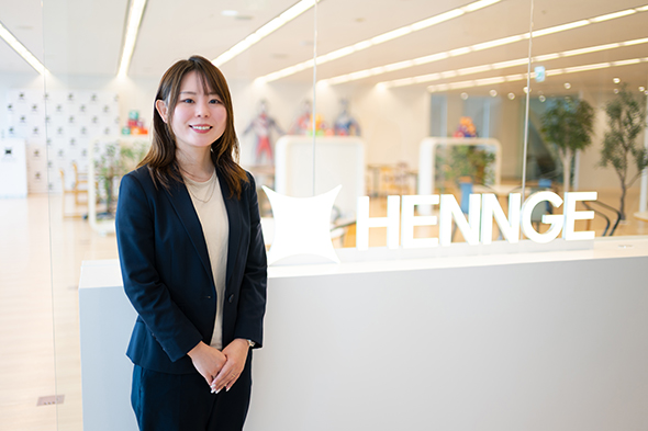 �J������