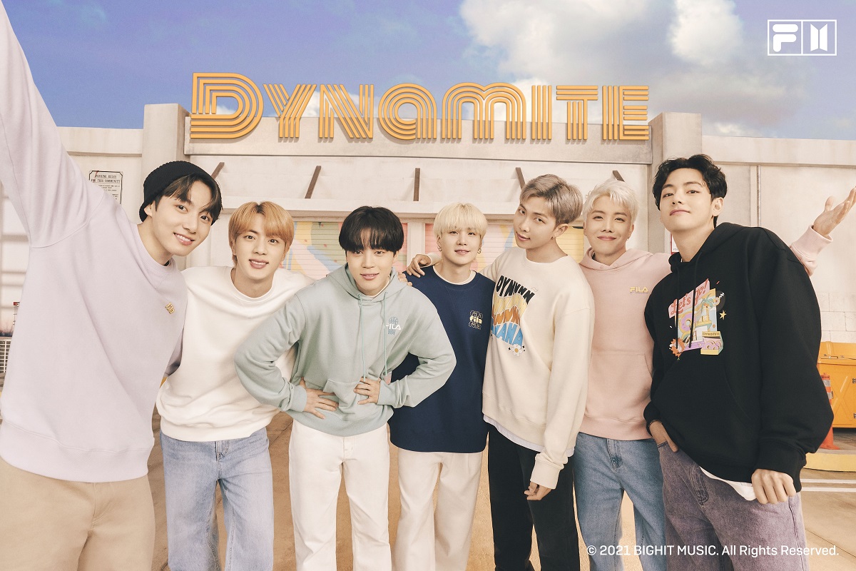 BTSとFILAの「Dynamite」をテーマにしたコラボアイテムが予約スタート