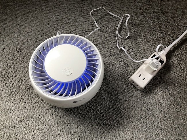 ニトリの「USB給電式捕虫器」を使ってみた 音が静かで仕事中も使える！ イライラする小さな虫をしっかり吸引 - Fav-Log by ITmedia