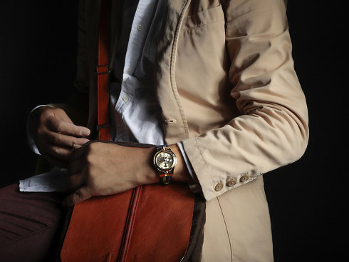 �J�i�b�N���u���o�[�V�u�����X�g�E�H�b�`�v