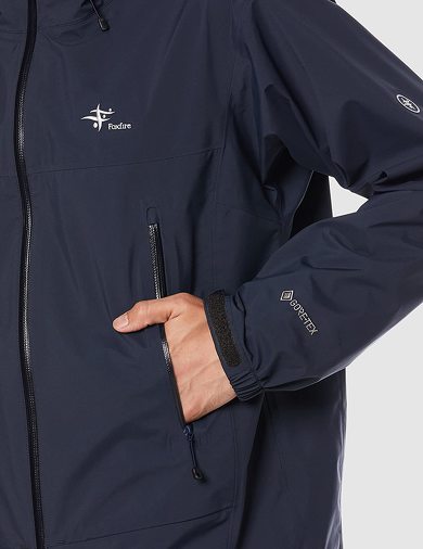 防水性の高い「ゴアテックス（GORE-TEX）レインウェア」おすすめ5選 高機能ウェアで雨の日も快適に！【2022年9月版】 - Fav