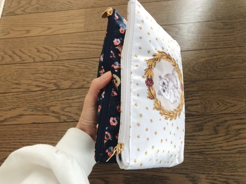 �󓇎Ёu�I�g�i�~���[�Y 2022�N12�����v�t�^