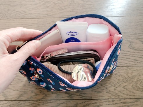 �󓇎Ёu�I�g�i�~���[�Y 2022�N12�����v�t�^