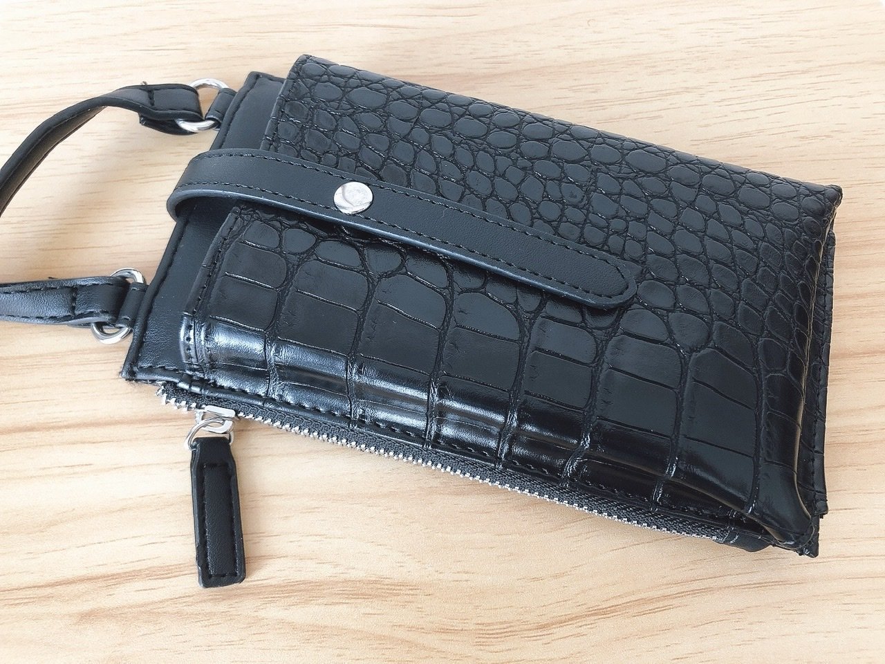 新品　クロコダイルグリーン長財布と携帯ポシェットショルダーバック
