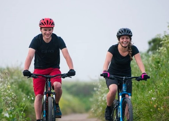 通気性の高い「大人用自転車ヘルメット」おすすめ3選 蒸れにくく、汗を