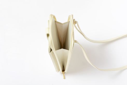 �󓇎Ёudazzlin �K�o�b�ƊJ�� �X�}�z�V�����_�[BOOK�v