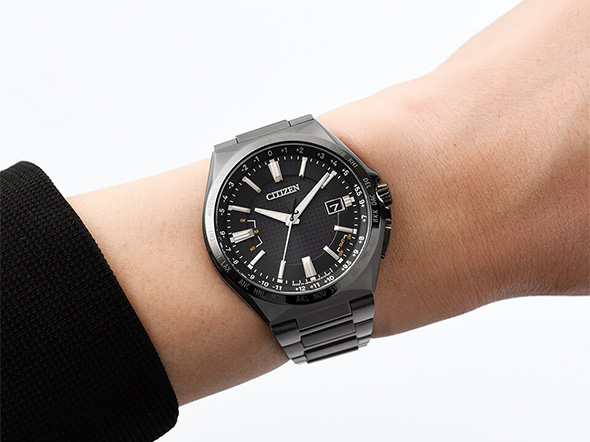 チタン素材採用「腕時計」おすすめ6選 高精度な年差ソーラーや1万円台