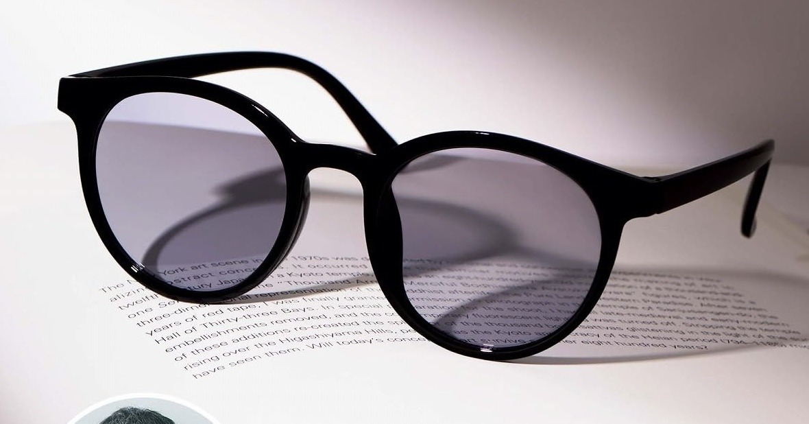 付録がスゴイ雑誌・ムック」5選 “付録サングラス”が話題 調光