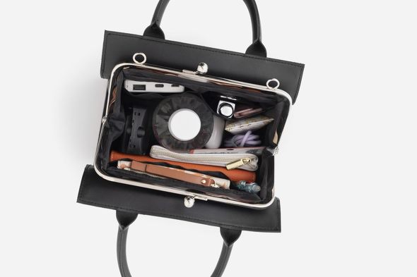 �󓇎ЁuTHE SCAPE OF GREEN 2WAY�Ŏg����! ���[���Ȃ��܌��V�����_�[�o�b�O BOOK�v