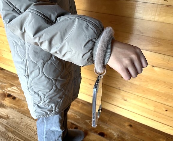 ����̃A�E�^�[�̏ォ��͋���