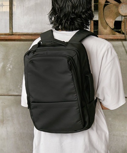 3COINS「4パーテーション2WAYリュック」