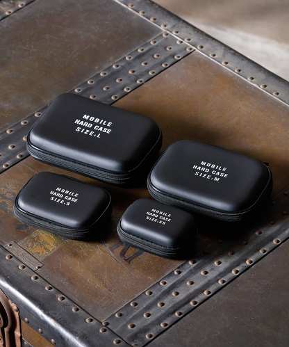 3COINS「ハードケース」Mサイズ