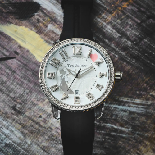 �e���f���X BRANDALISED Collaboration Banksy Collection