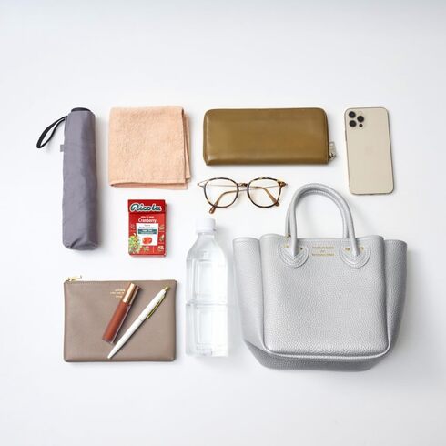 �󓇎ЁuYOUNG��OLSEN The DRYGOODS STORE 2WAY SHOULDER BAG BOOK SILVER�v