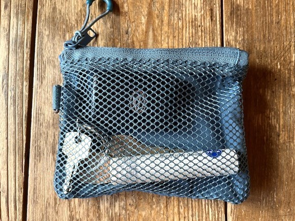 ���b�V���̖ʂ͊O���璆�g���m�F�ł���