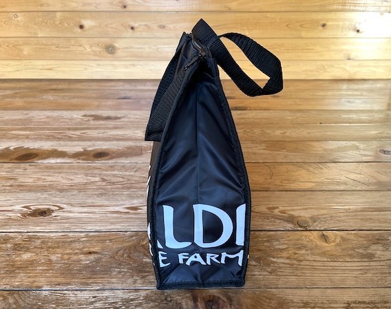 �O�p�`�̂悤�ȃt�H����