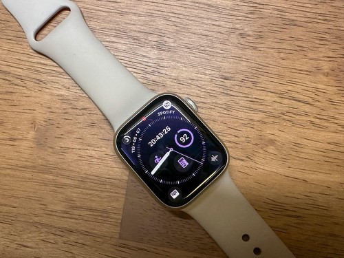 ���N�I�Ȑ����𑗂邽�߂ɕ֗���Apple Watch