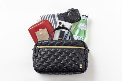 �󓇎ЁuRoberta di Camerino �L���e�B���O 2WAY�V�����_�[�o�b�OBOOK�v