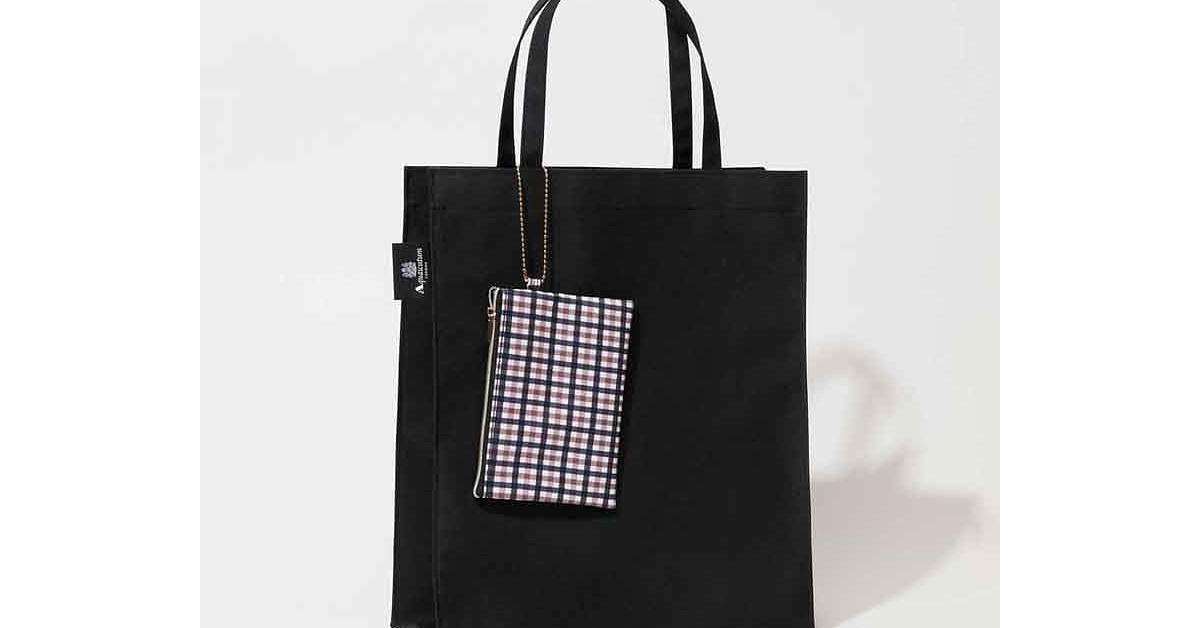 付録】フォーマルシーンで使える「黒のバッグ」が付録で登場 シンプル