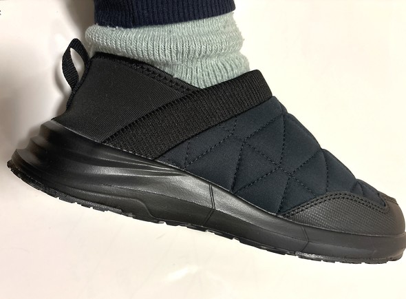 スニーカーのように履くことも可能