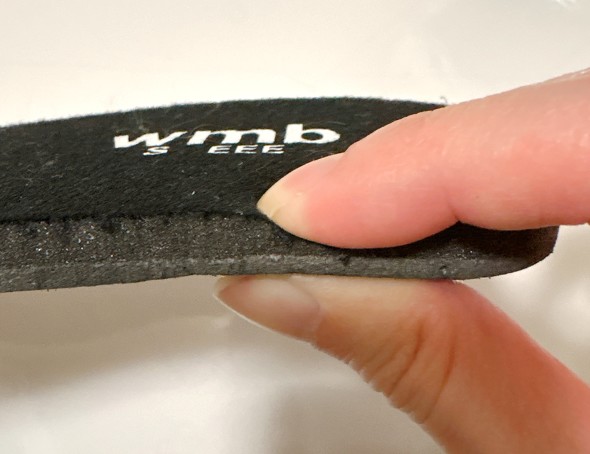 インソールは約1cm