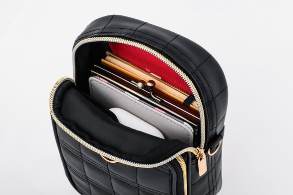 �󓇎ЁuEGOIST Logo Shoulder Bag Book�v