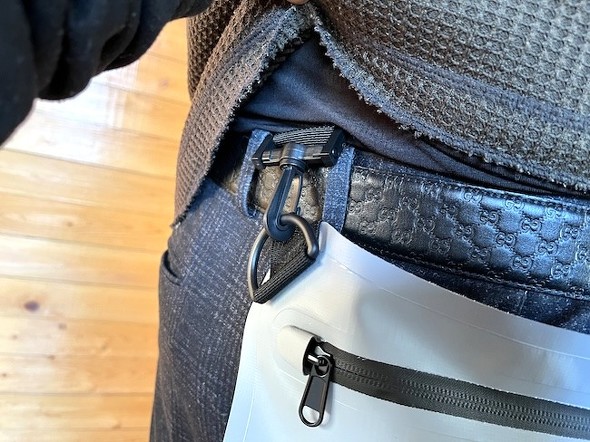 �x���g���[�v�Ɉ����|���邱�Ƃ�