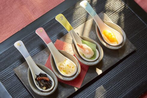 󓇎ЁuSNOOPY XŎg₷! QXv[Zbg BOOK PEANUTS 75th Anniversary Editionv