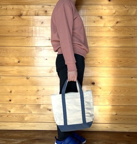 �g�[�g�o�b�O��g����155cm�̐l�������Ă���Ƃ���