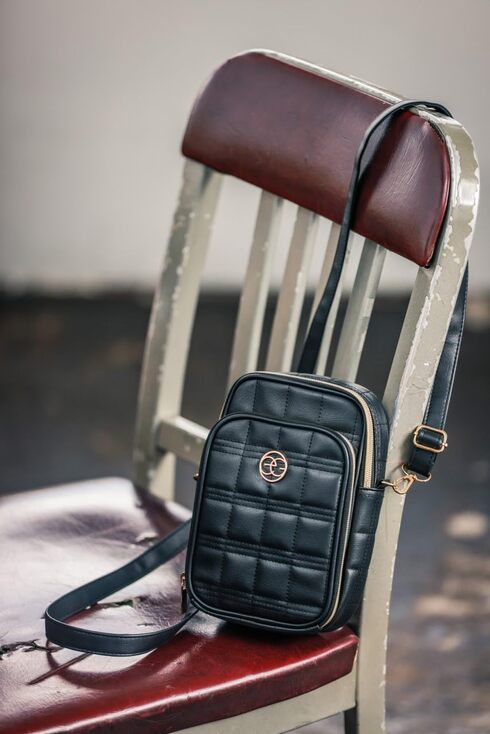 �󓇎ЁuEGOIST Logo Shoulder Bag Book�v