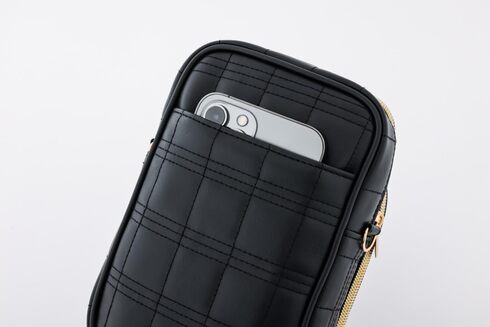 �󓇎ЁuEGOIST Logo Shoulder Bag Book�v