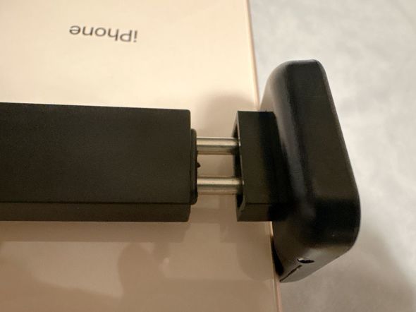 z_[ɃX}zݍށiʐ^ł́ABepiPhone 8gpj