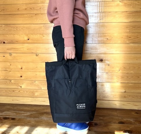 身長約155cmの人が手持ちしているところ