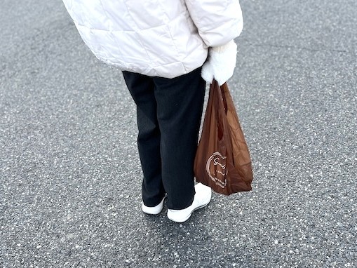 �R���r�j�ŃA�C�X��X�C�[�c�𔃂��ۂɎg����