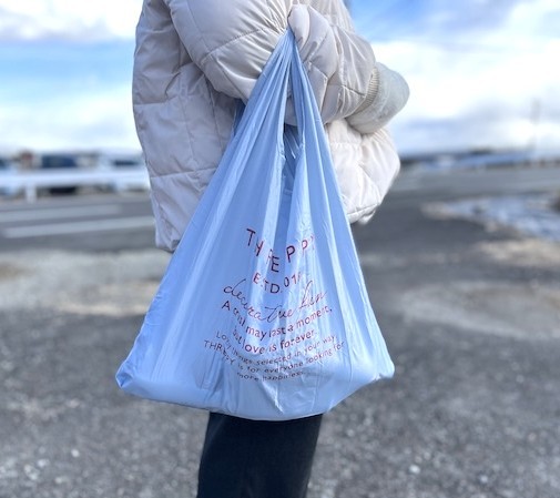 ���i�̃X�[�p�[�ł̔�������