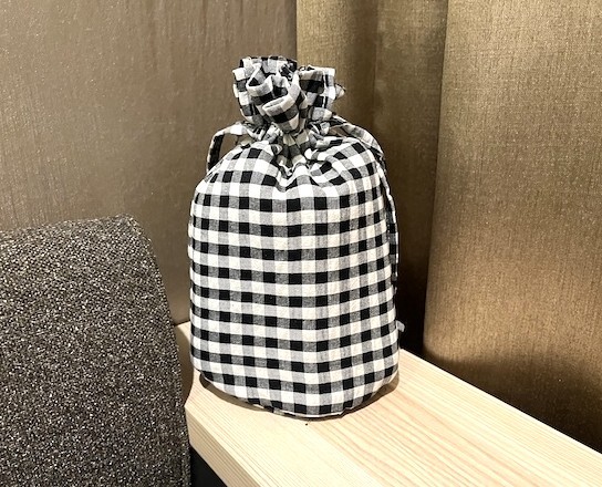 大容量筒形ポーチ