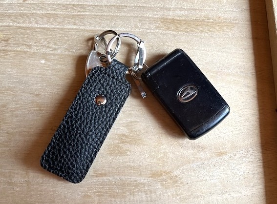 �������L�[�z���_�[