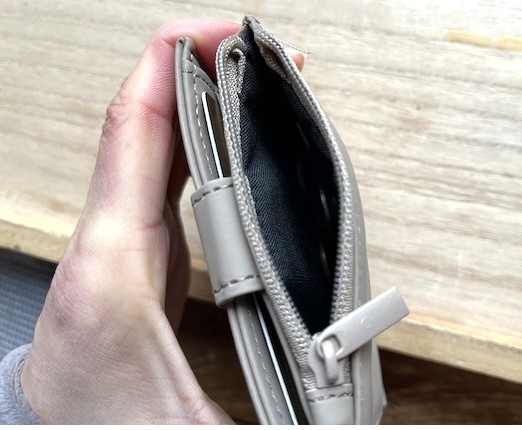 小銭入れが小さい