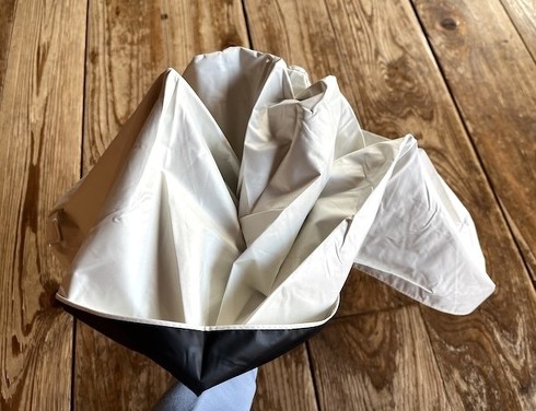 傘はまとめにくいかも