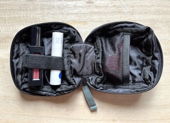 �����ɂ̓S���o���h�ƃ��b�V���|�P�b�g������