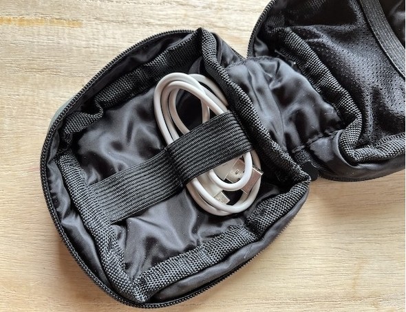 �P�[�u���ނ��S���o���h�ɓ���邱�Ƃ��ł���